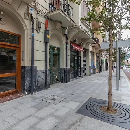 Apartamento La Alameda De Indautxu Bilbao Exterior photo